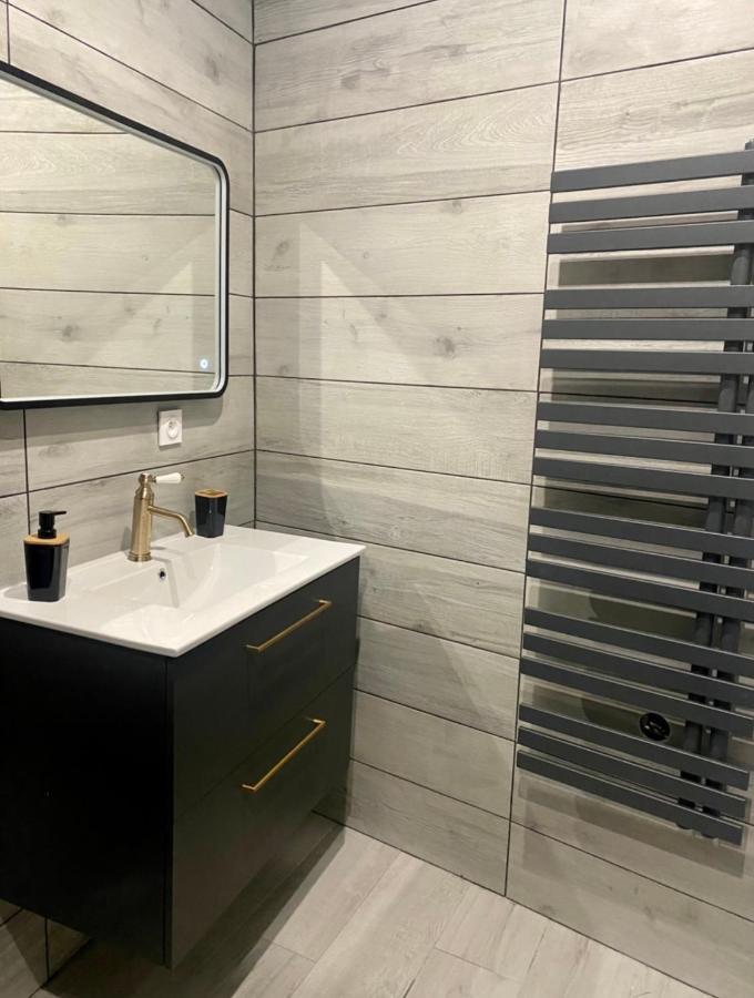 Delice De Nimes Apartment ภายนอก รูปภาพ