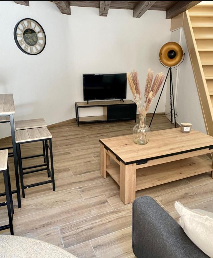 Delice De Nimes Apartment ภายนอก รูปภาพ